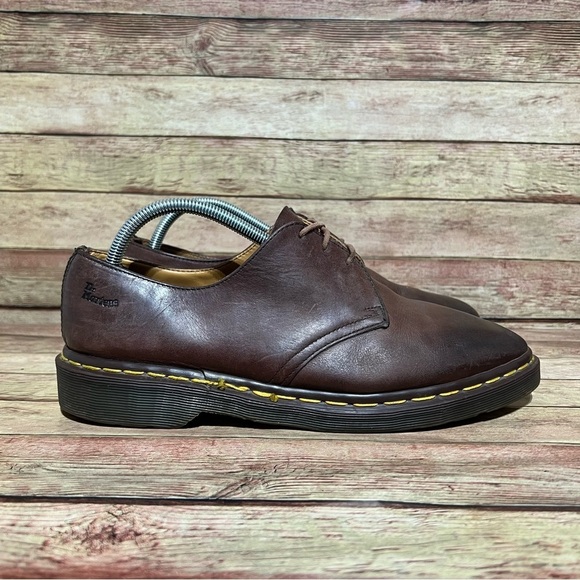 Dr. Martens Brown Leather Pointed Low Booties main image 6